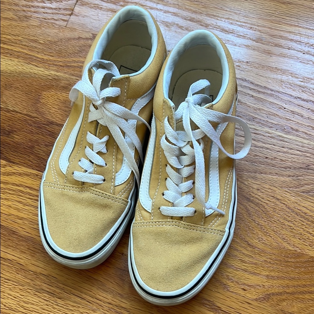 Vans : Yellow Sneakers with White Laces